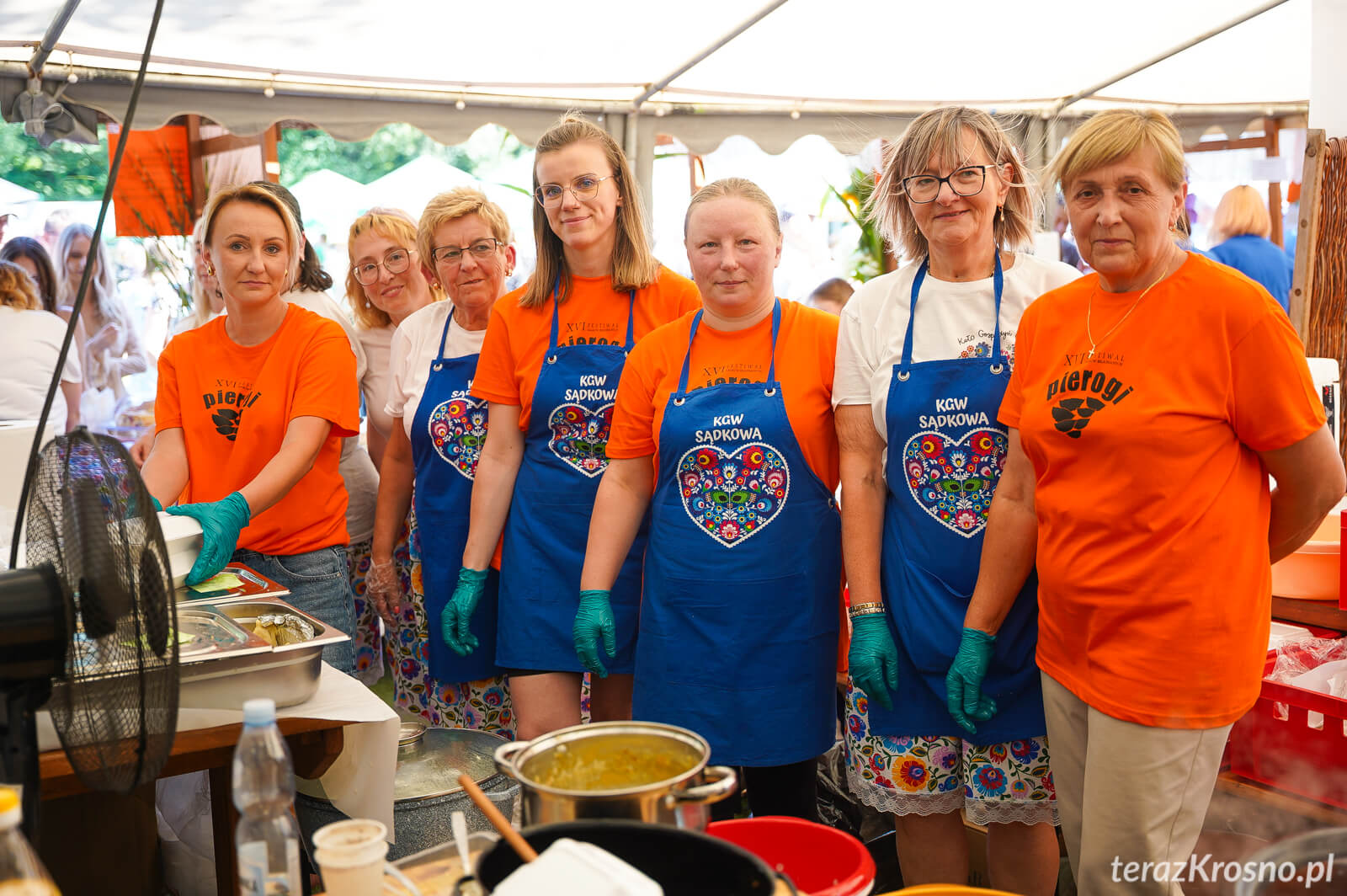 Trwa Festiwal Pierogów w Tarnowcu. Dziesiątki tysięcy pierogów i morze ludzi