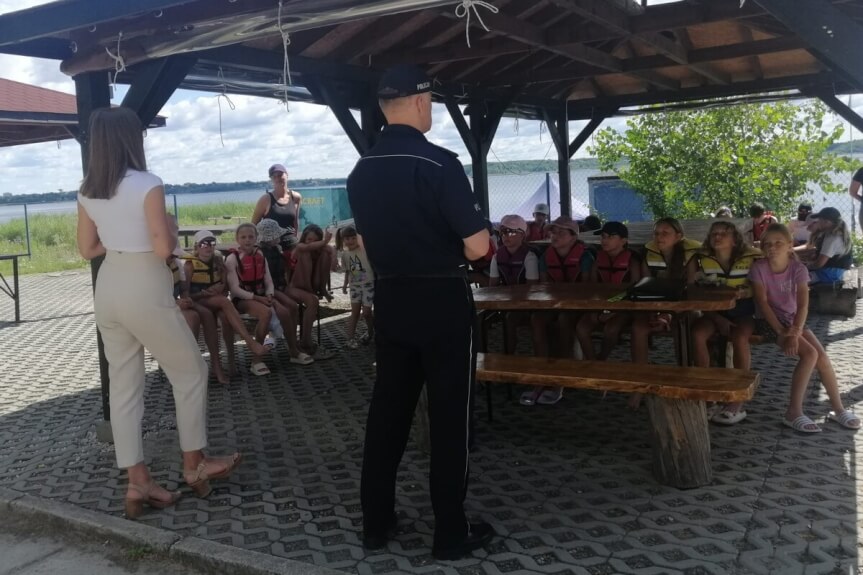 Policjanci i Sanepid wspólnie o bezpiecznych wakacjach