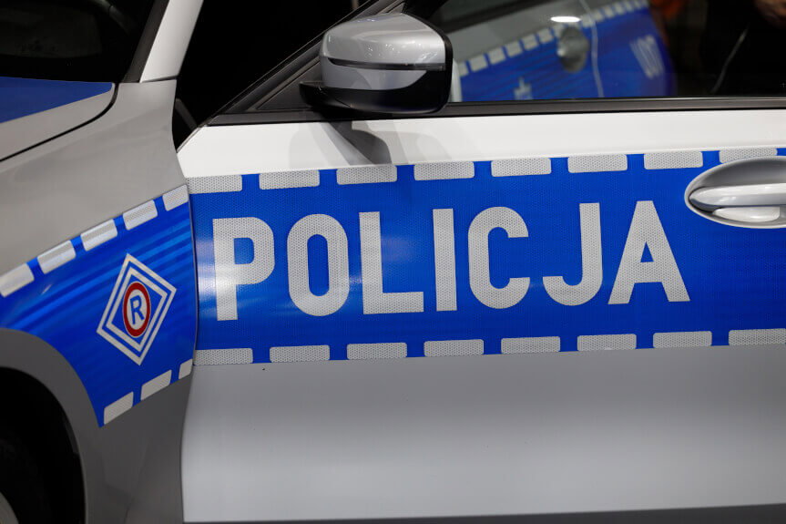 Groził rodzinie spaleniem domu. Później wrócił z nożem