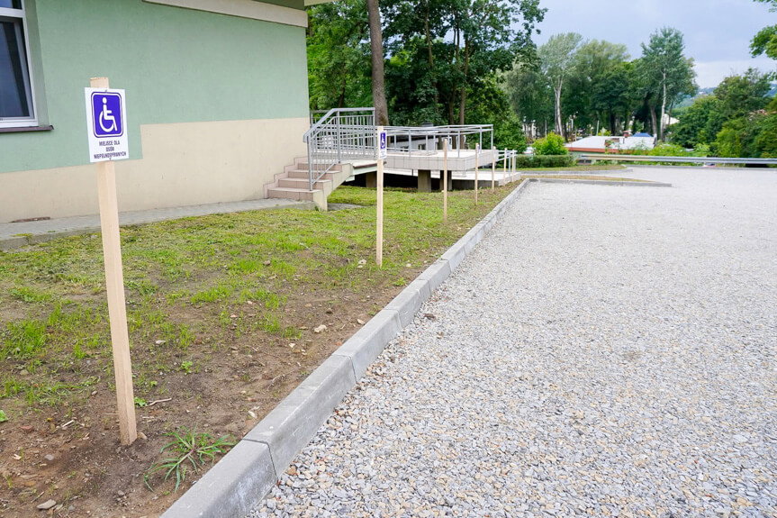 parking przy szpitalu w Jaśle