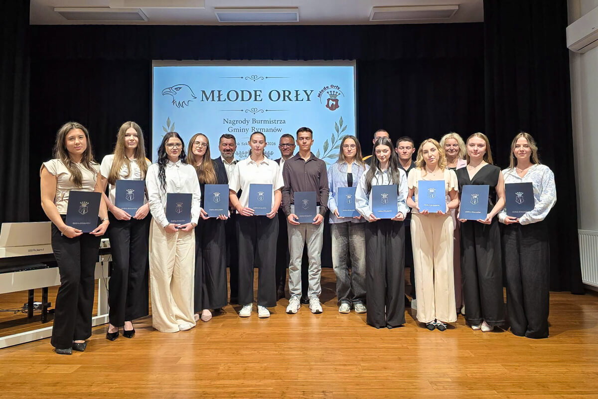 Wybitni uczniowie docenieni. Burmistrz wręczył nagrody podczas Gali "Młode Orły"