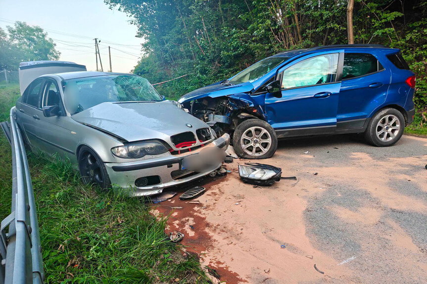 Zderzenie Bmw i Forda w powiecie jasielskim. Dwie osoby poszkodowane