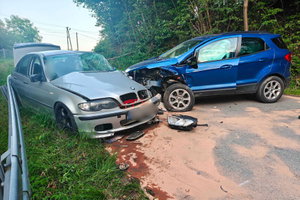 Zderzenie Bmw i Forda w powiecie jasielskim. Dwie osoby poszkodowane