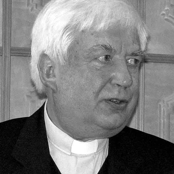 Zmarł ks. dr Julian Kapłon, Honorowy Obywatel Gminy Jodłowa
