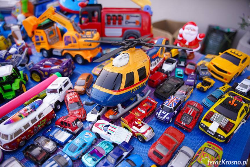 Jarmark staroci przed Etnocentrum Ziemi Krośnieńskiej