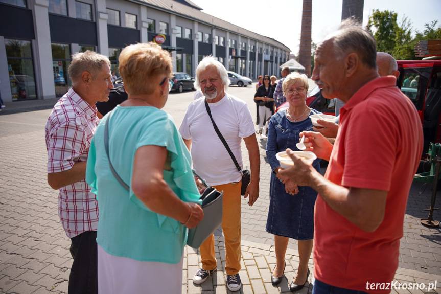 Murale i tablica na 100-lecie szkła w Krośnie