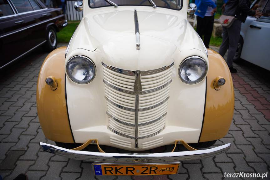 II Spotkanie Miłośników Zabytkowych Pojazdów nad Wisłokiem [ZDJĘCIA]