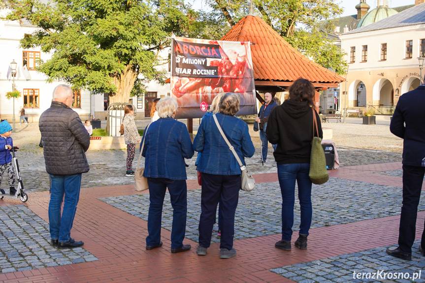 Kolejny publiczny różaniec w Krośnie