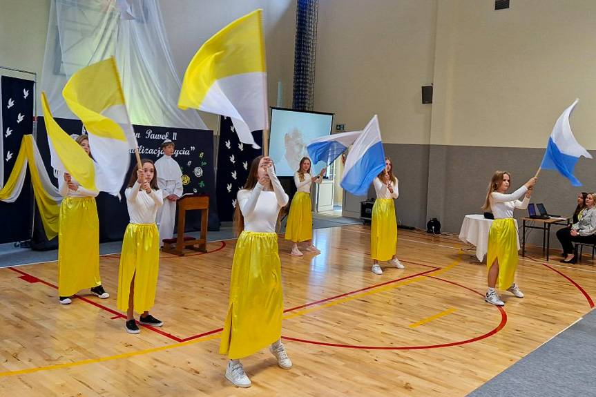 XXIII Dzień Papieski w szkole w Zalesiu