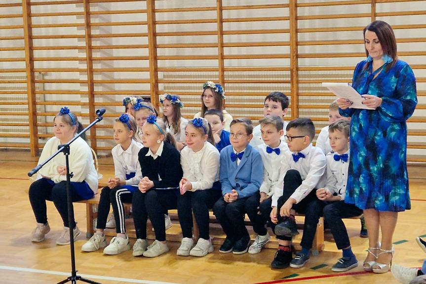 Dzień pełen edukacji i zabawy w SP w Rogach