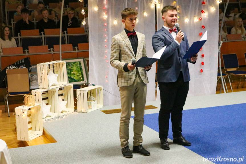 Koncert charytatywny i kiermasz świąteczny dla Ani