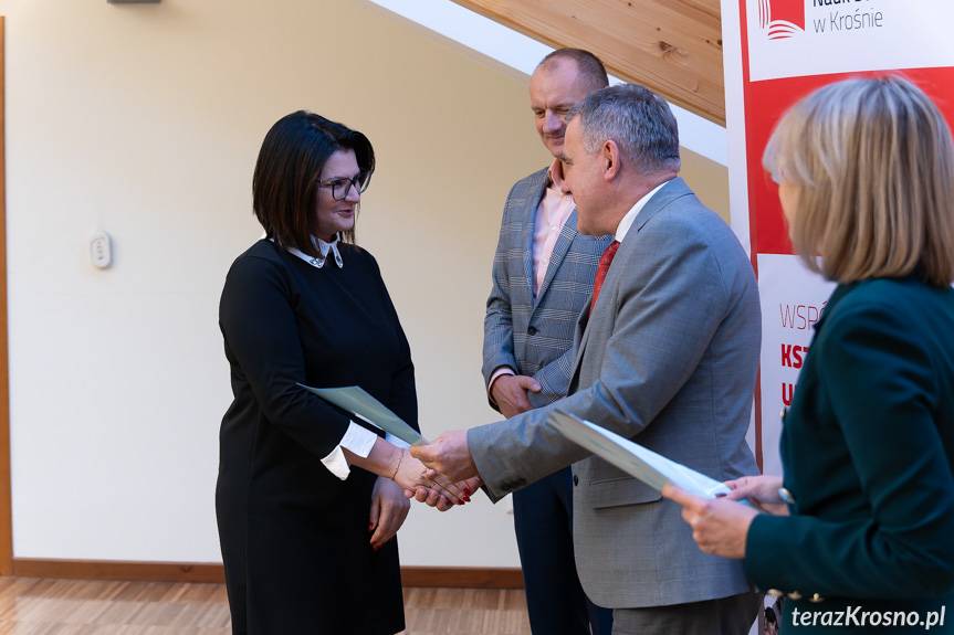Wręczenie stypendiów w Państwowej Akademii Nauk Stosowanych w Krośnie