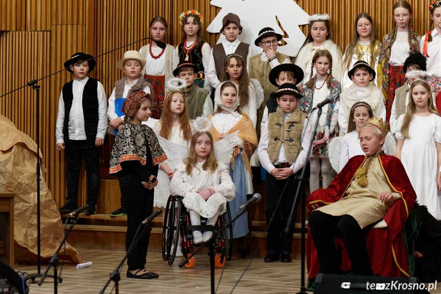 Jasełka i koncert noworoczny [ZDJĘCIA]