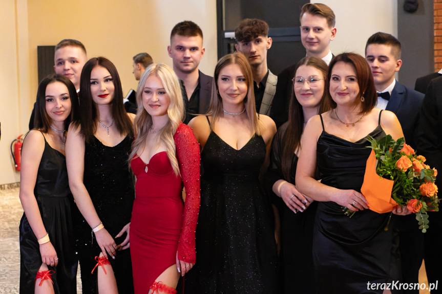 Studniówka 2024 krośnieńskiej Naftówki