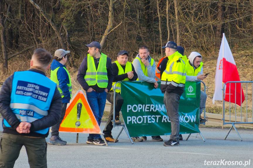 Rolnicy dostali ostrzeżenie. Protest w Barwinku trwa nadal