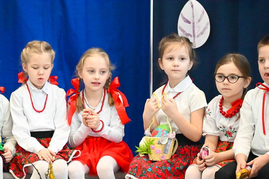 Wielkanocne przedstawienie w wykonaniu przedszkolaków