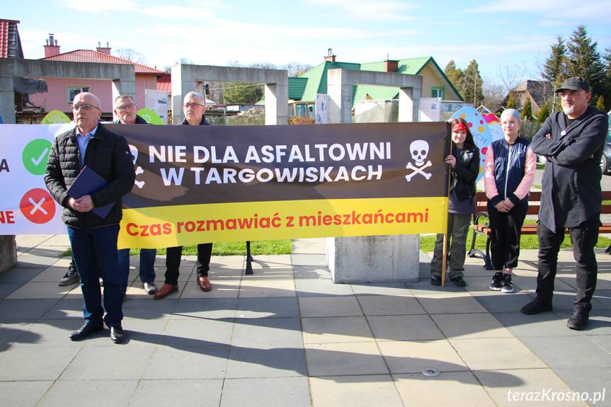 Protest przed Urzędem Gminy w Miejscu Piastowym [ZDJĘCIA] [FILM]