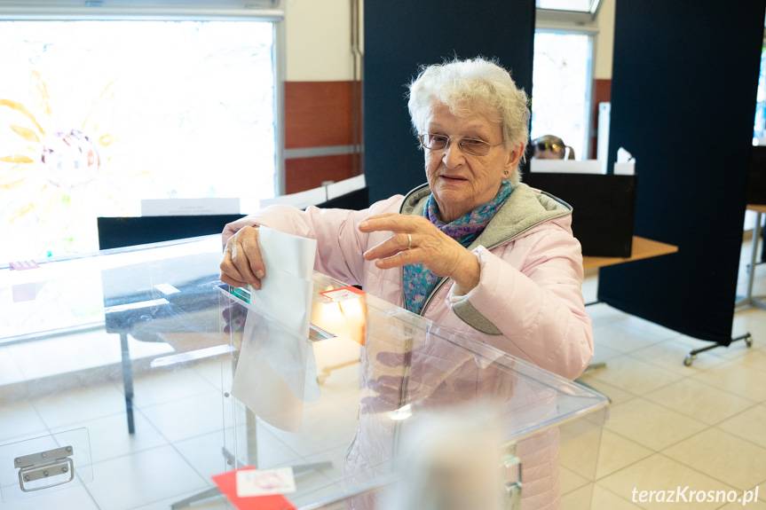 Wybory samorządowe 2024. Zakończyło się głosowanie, trwa liczenie głosów