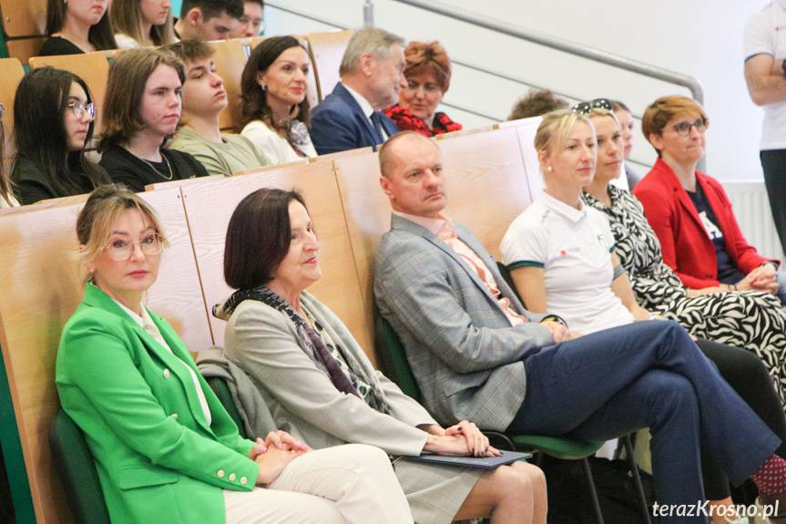 Jak zdrowo żyć, jak zdrowo się odżywiać? Seminarium w PANS w Krośnie