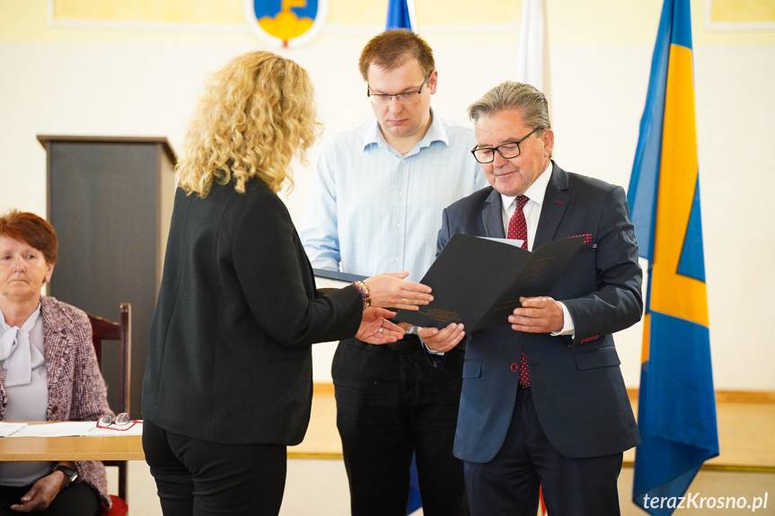 Rafał Bobala przejął stery w gminie Wojaszówka. Radni złożyli ślubowanie, wybrano przewodniczącego rady