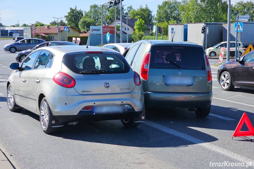 Zderzenie trzech samochodów w Krośnie