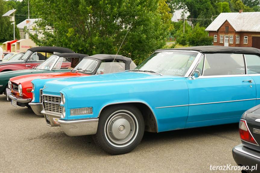 Miłośnicy zabytkowych aut zjechali do Iwonicza-Zdroju