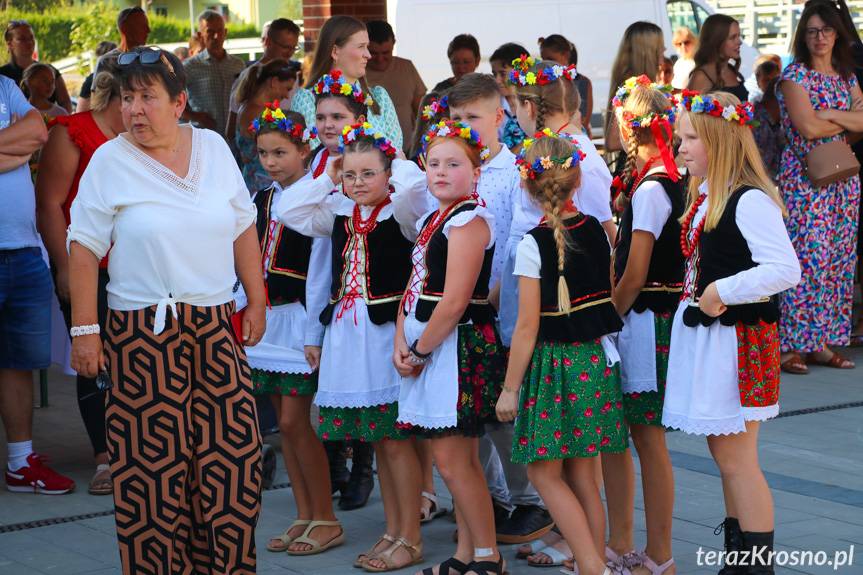 Wiktor Skwara i Dorota Chilik otworzyli plac targowy w Rogach