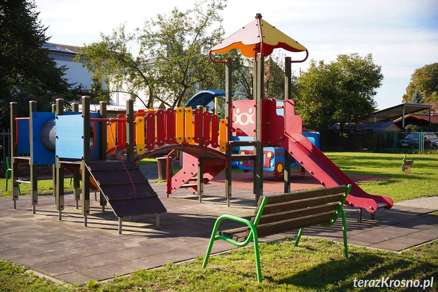 Przedszkolaki otrzymały wyjątkowy prezent - nowy plac zabaw na Dzień Przedszkolaka