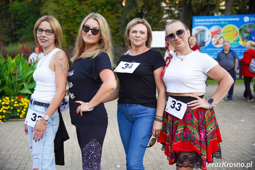 Stukot obcasów. Bieg na szpilkach urozmaicił "Jesienno Zdrojowy Miszmasz"