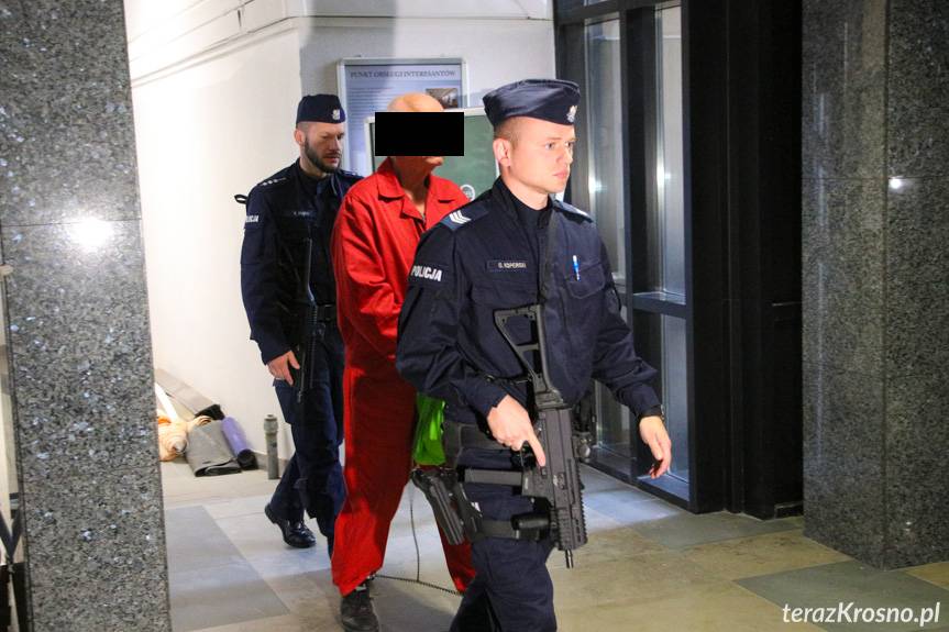 Zbrodnie w Bieszczadach. Proces byłego milicjanta i policjanta w sądzie w Krośnie [ZDJĘCIA]