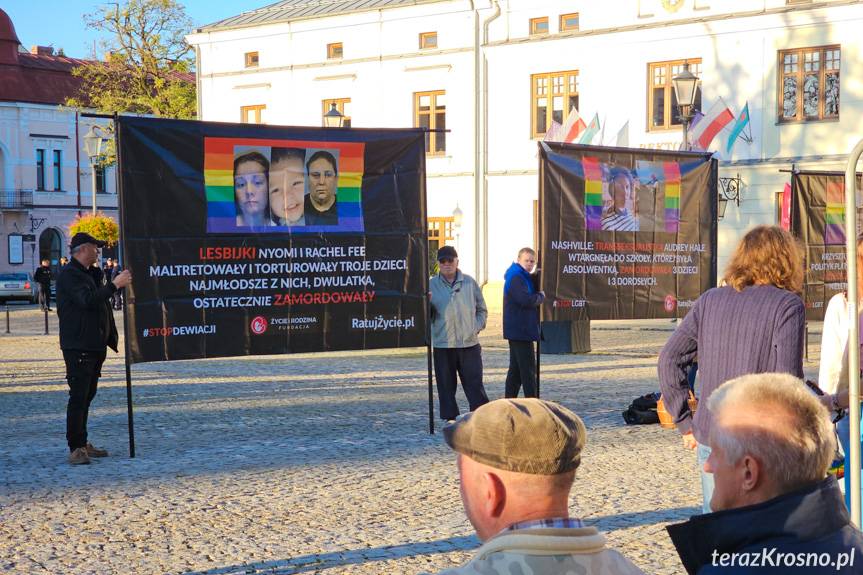 Tęczowy Piątek w CAM. Kontrowersyjna pikieta o LGBT w Krośnie