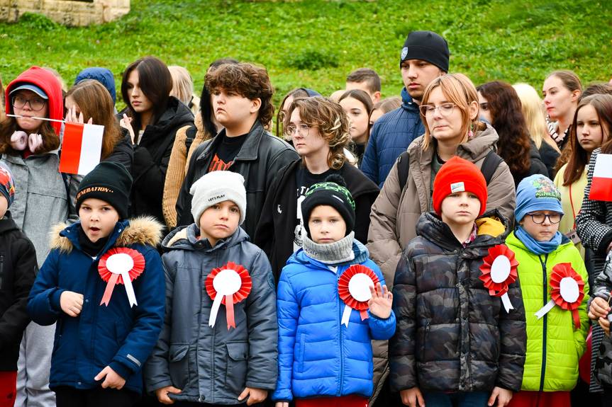 Szkolny apel z okazji Święta Niepodległości w Rymanowie