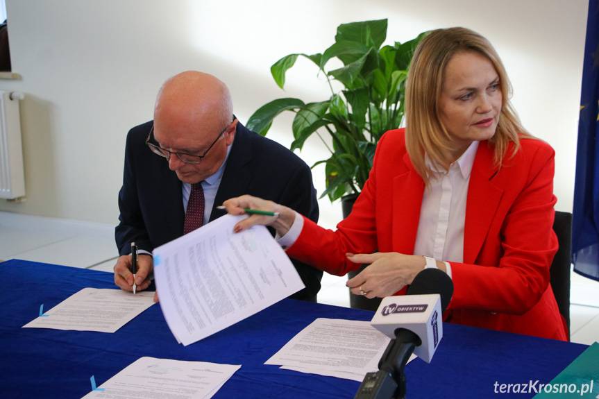 W Targowiskach podpisano umowy na wsparcie OSP