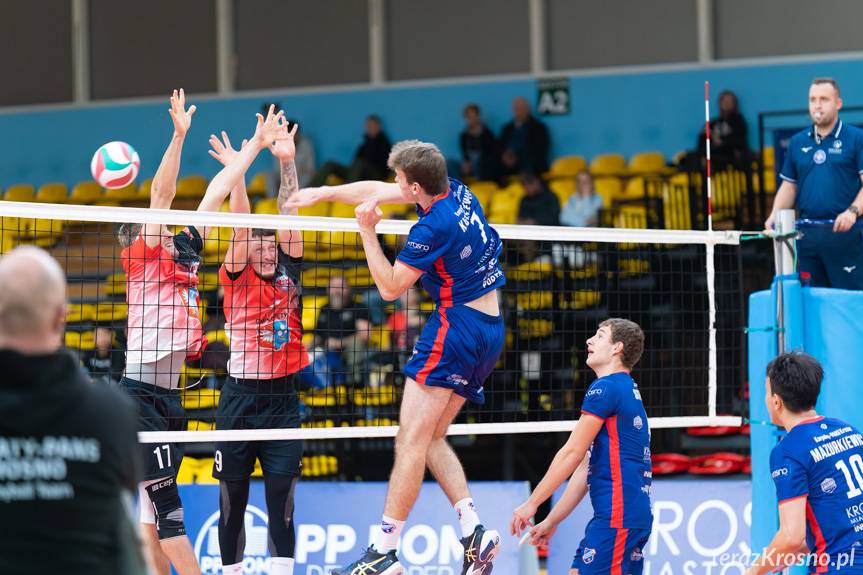 Karpaty PANS Krosno w thrillerze siatkarskim. Zwycięstwo 3:2 nad UMKS Kęczanin Kęty [ZDJĘCIA]