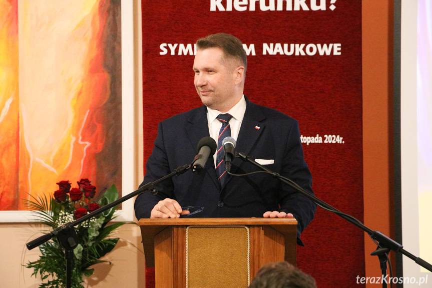 Przemysław Czarnek w Miejscu Piastowym: Nie będzie wartości w edukacji, będzie zniewolenie polskich dzieci i polskiej młodzieży [ZDJĘCIA]