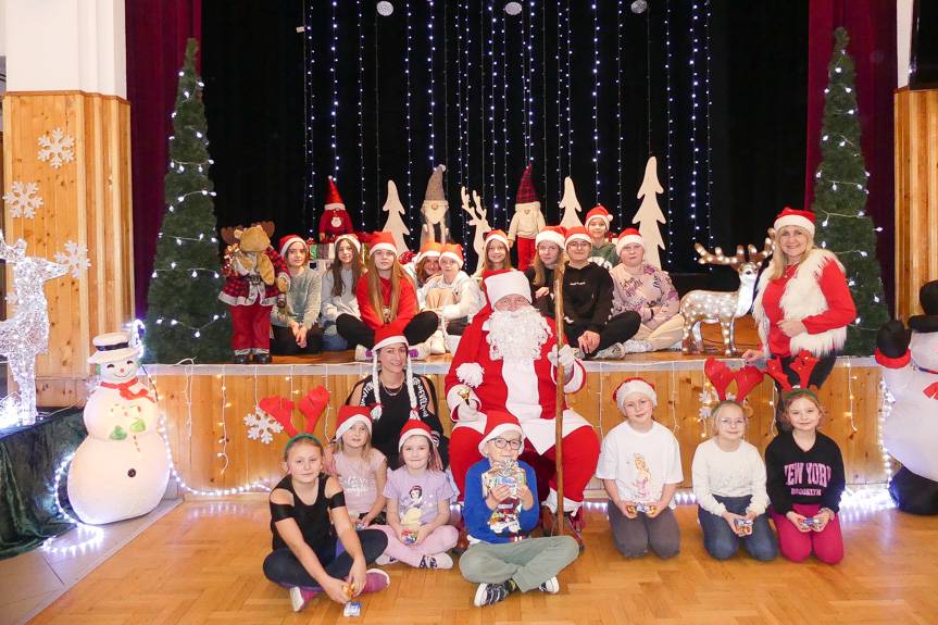 Święty Mikołaj odwiedził młodych artystów