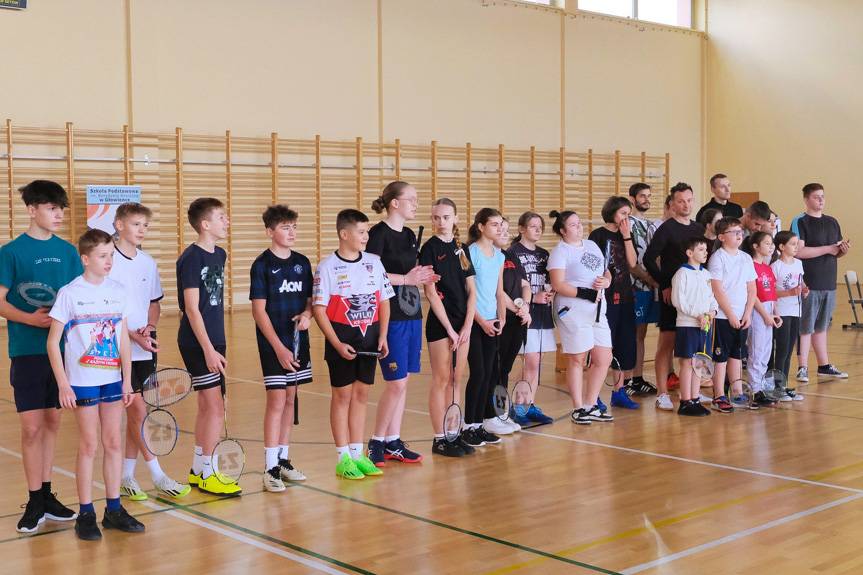 Sportowe emocje w Głowience - IV Świąteczny Turniej Badmintona za nami