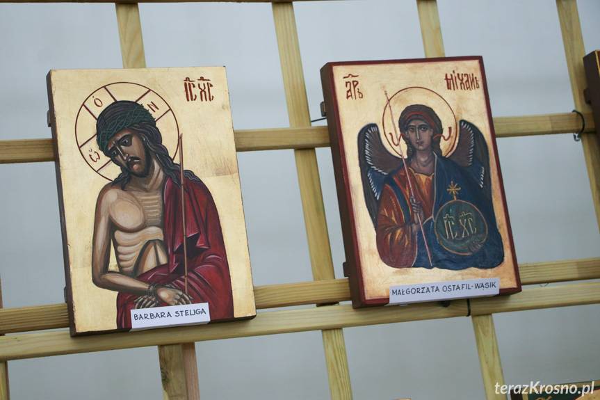 Ikony i krywulka łemkowska na dworcu w Targowiskach