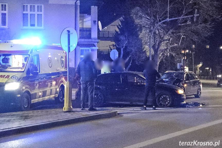Krosno. Zderzenie dwóch samochodów osobowych