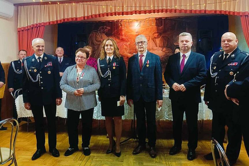 Wigilijne spotkanie i odznaczenia dla druhów z gminy Jedlicze