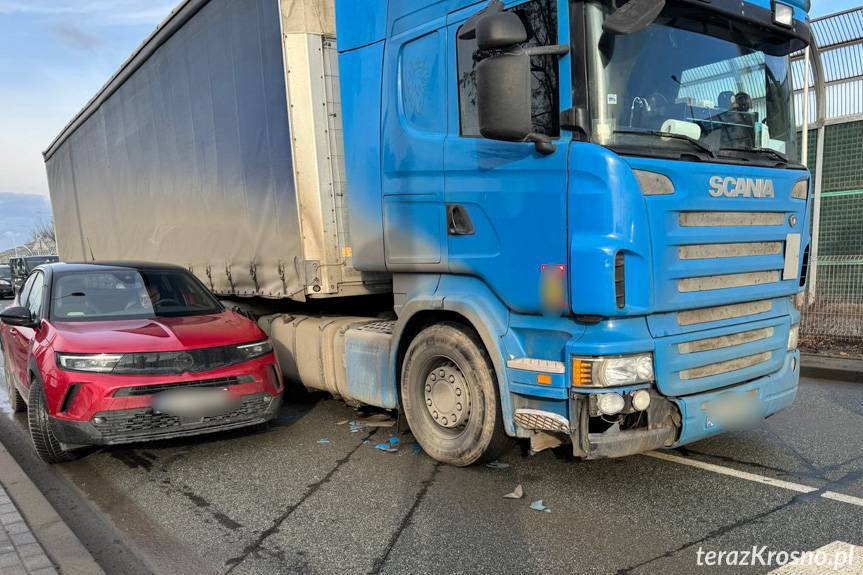 Krosno. Trzy kolizje niemal w tym samym czasie