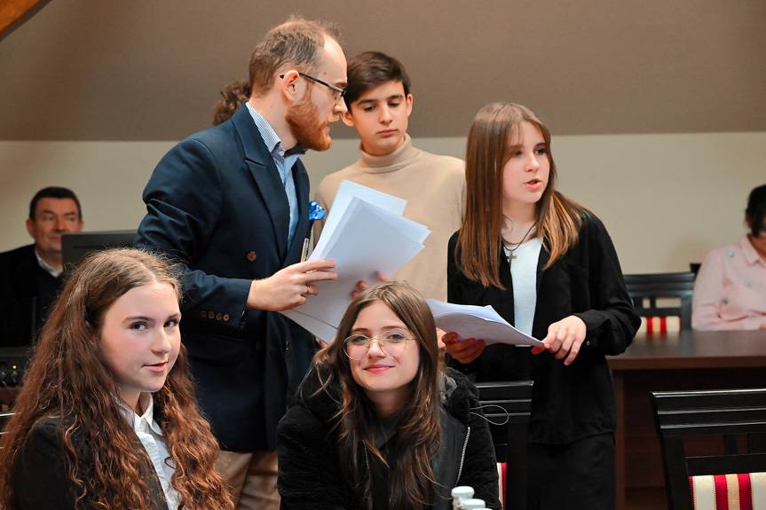 Nowa kadencja, nowe wyzwania - młodzi radni rozpoczęli pracę w Miejscu Piastowym