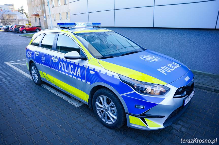 Nowy radiowóz krośnieńskich policjantów