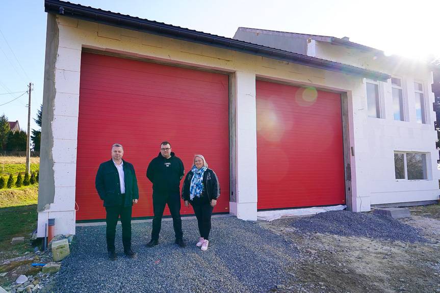 Budują remizę wspólnymi siłami - wyjątkowa inicjatywa w Podniebylu