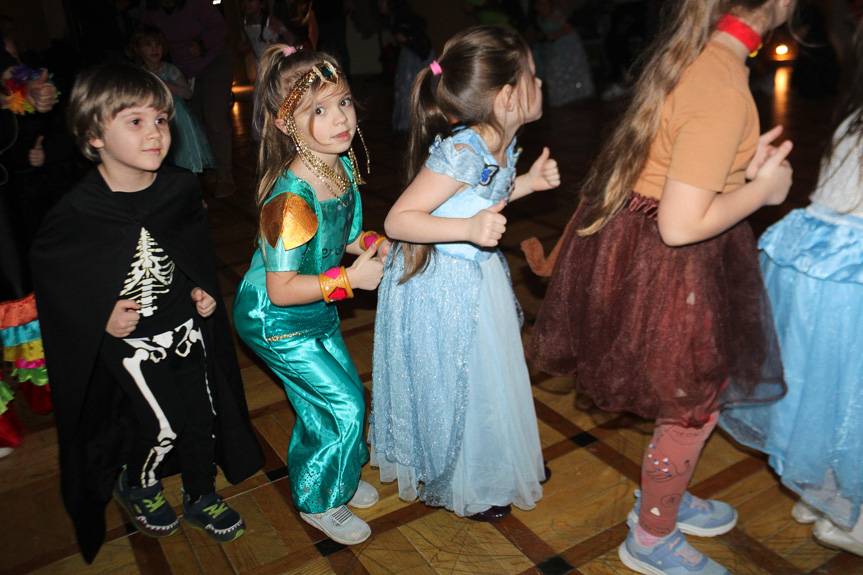 Bajkowa atmosfera na karnawałowym balu w Iwoniczu-Zdroju