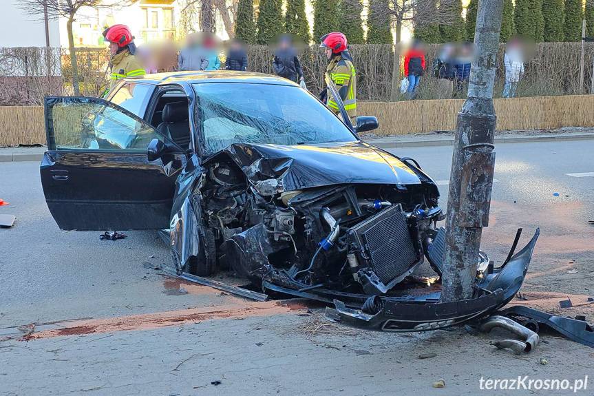 Krosno. Uderzył w latarnię