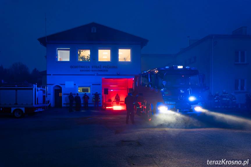 Strażacy z OSP Krosno-Białobrzegi powitali nowy samochód ratowniczo-gaśniczy