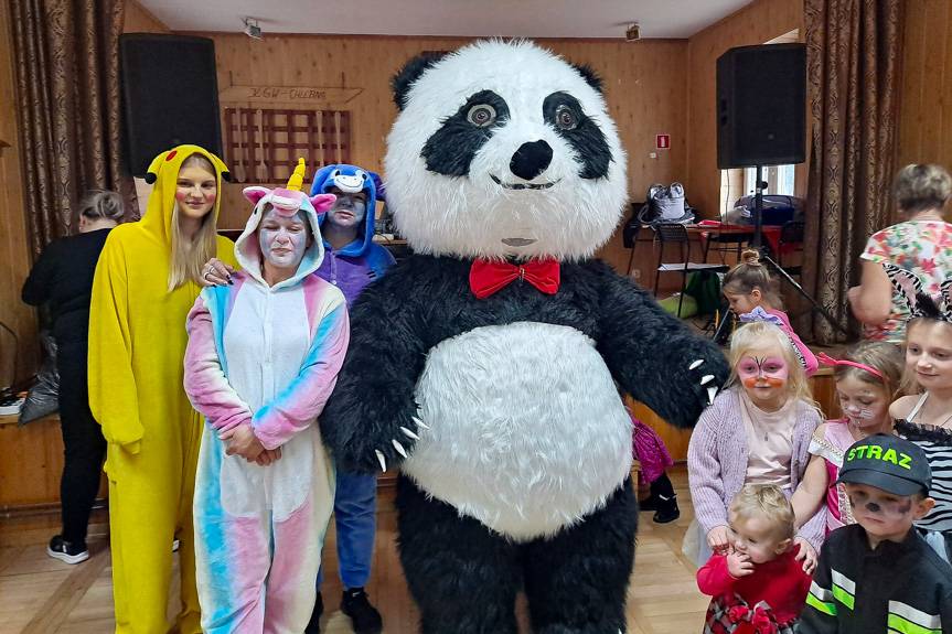 Udany bal karnawałowy dla najmłodszych