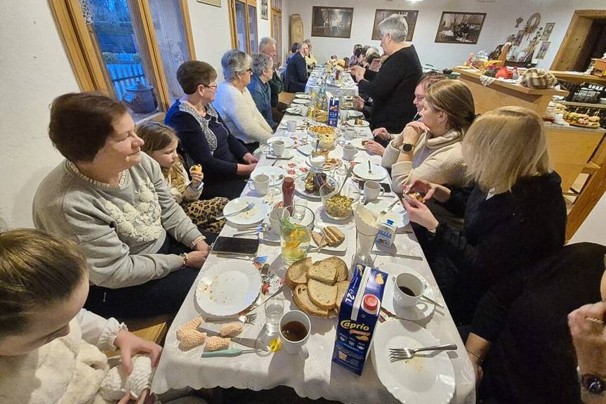  Integracyjne spotkanie miłośników szydełkowania w Żarnowcu