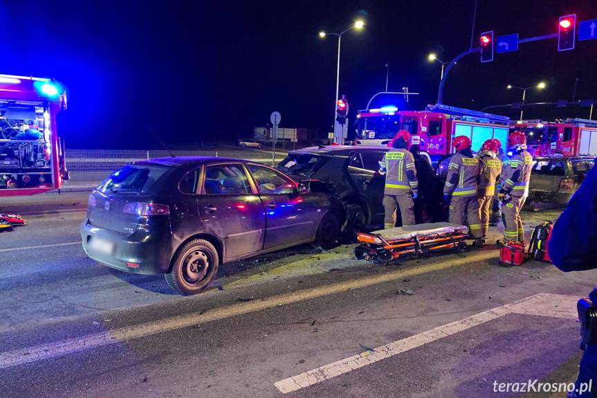 18-latka w ciężkim stanie po nocnym wypadku w Krośnie